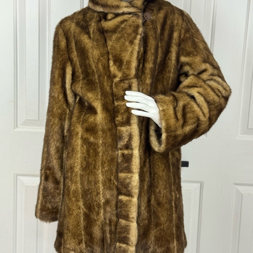 Pamela Mccoy faux fur size Small women's dark brown color coat